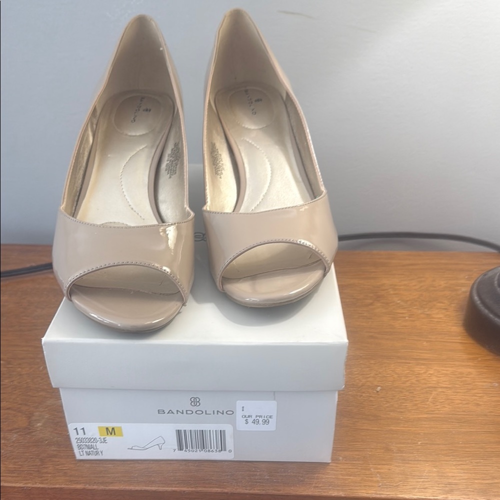 Bandolino Tan Peep-Toe Heels with Sleek Design